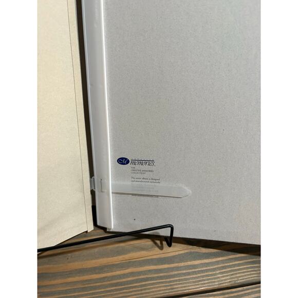 2 Creative Memories 12x12 albums and page protectors NEW scrapbooks - Picture 5 of 9